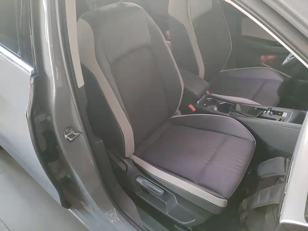 Volkswagen Golf — миниатюра 25