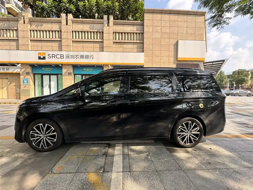 GAC Motor Trumpchi E8 PHEV — миниатюра 3
