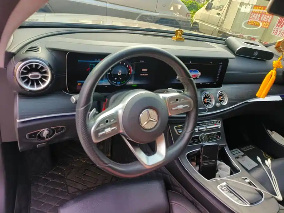 Mercedes-Benz E-Class — миниатюра 12