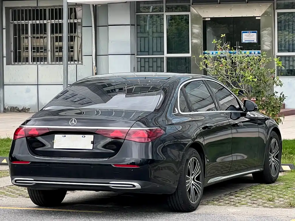 Mercedes-Benz E-Class E 2025 E 260 L