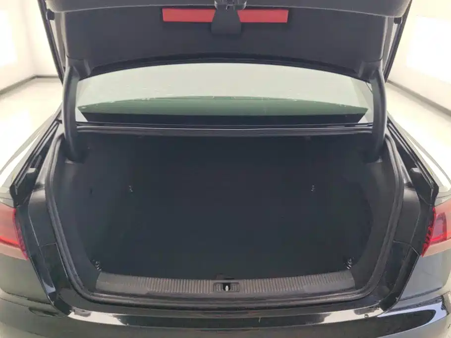 Audi A6L — миниатюра 4