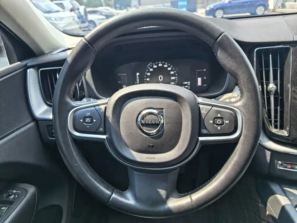 Volvo XC60 — миниатюра 13