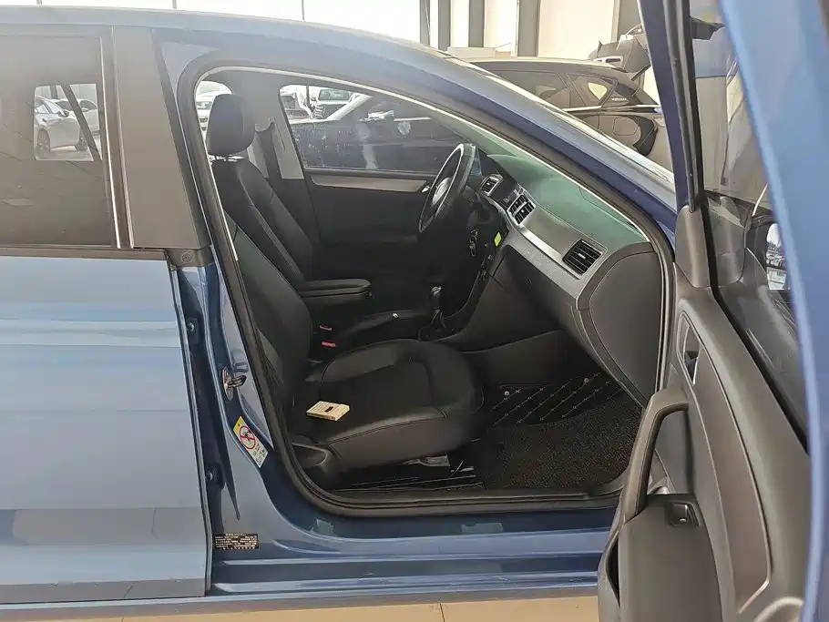 Skoda Rapid Spaceback — миниатюра 8