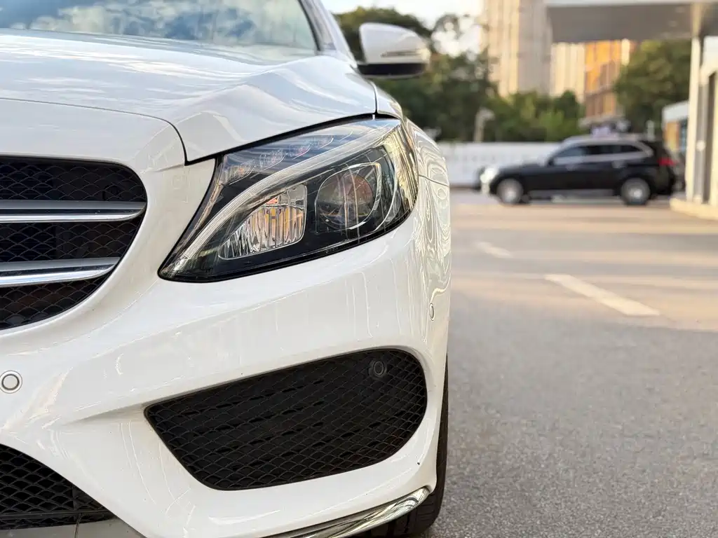 Mercedes-Benz C-Class — миниатюра 10