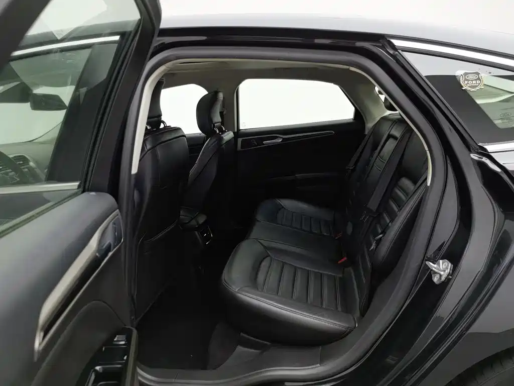 Ford Mondeo — миниатюра 15