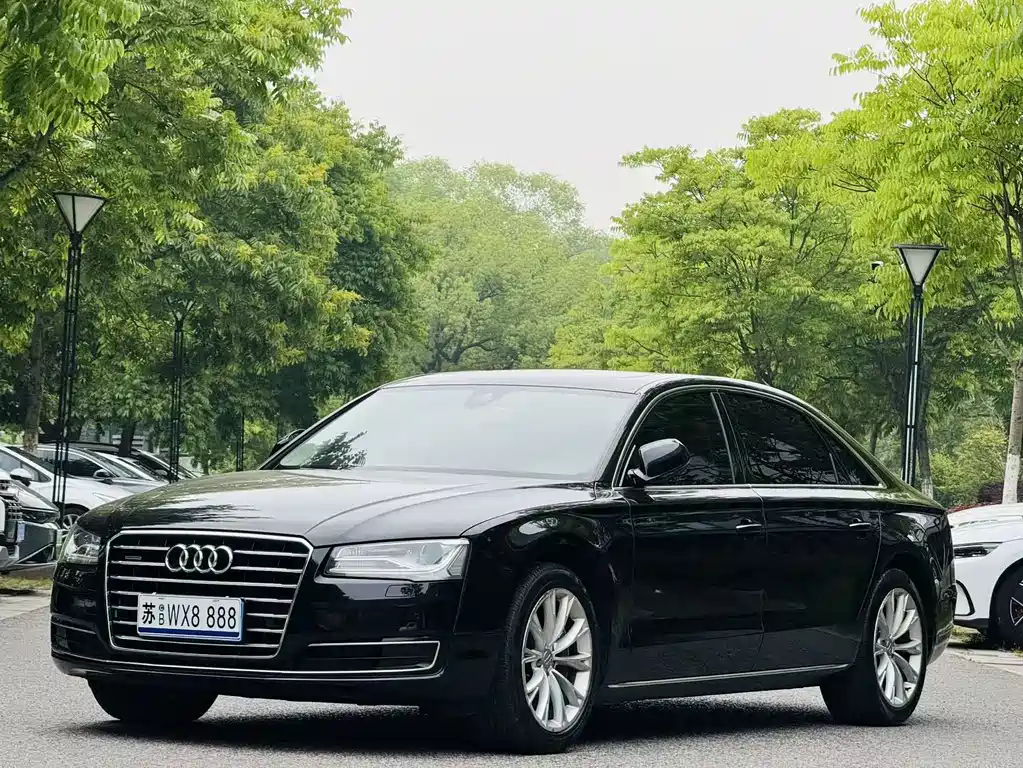 Купить Audi A8