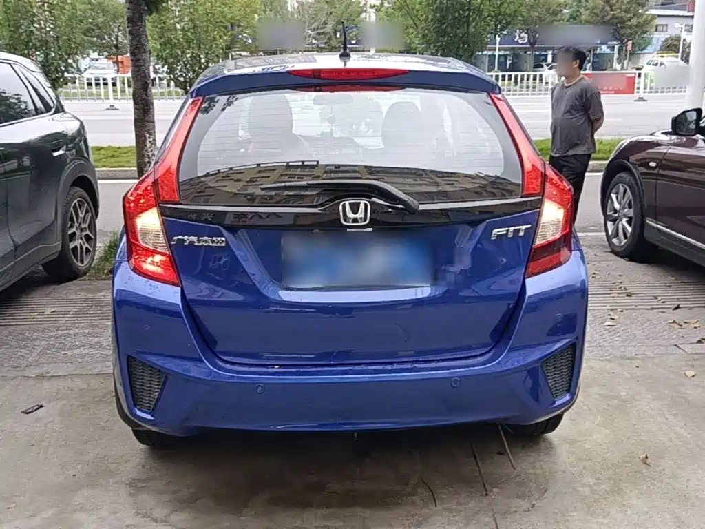 Honda Fit — миниатюра 6