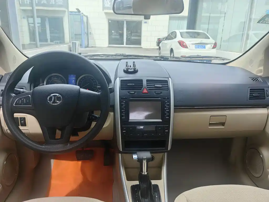 BAIC E-Series — миниатюра 8