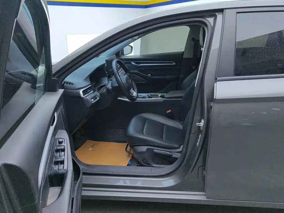 Geely Emgrand — миниатюра 9