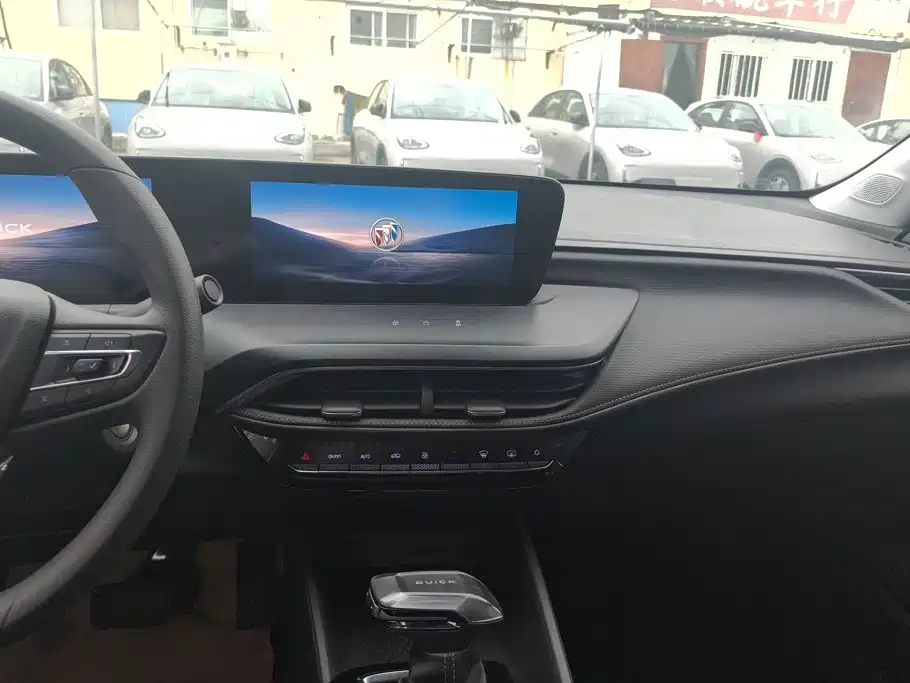 Buick Verano — миниатюра 13