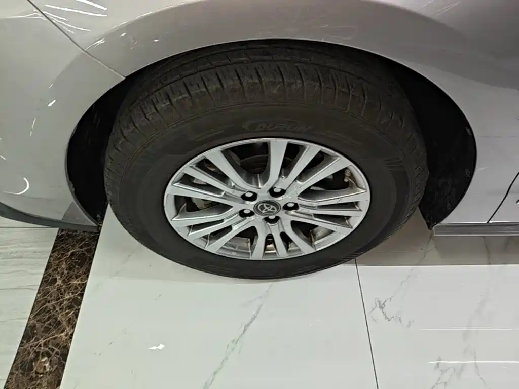 Toyota Sienna — миниатюра 23