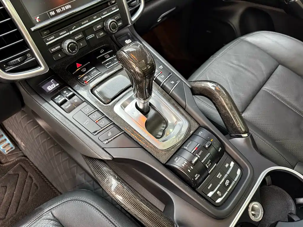 Porsche Cayenne — миниатюра 17