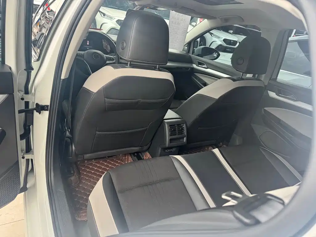 Volkswagen Golf — миниатюра 9