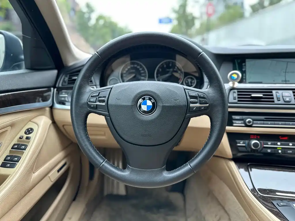 BMW 5 Series — миниатюра 23