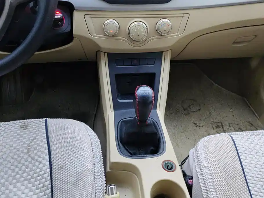 Roewe 350 — миниатюра 16