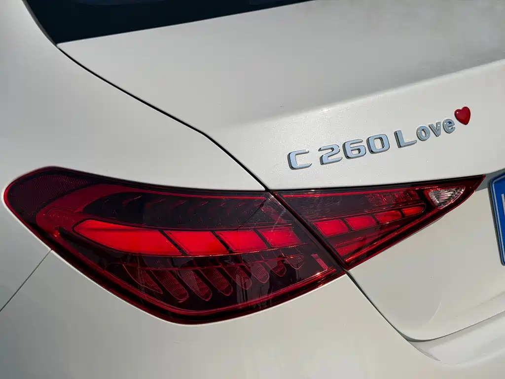 Mercedes-Benz C-Class — миниатюра 7