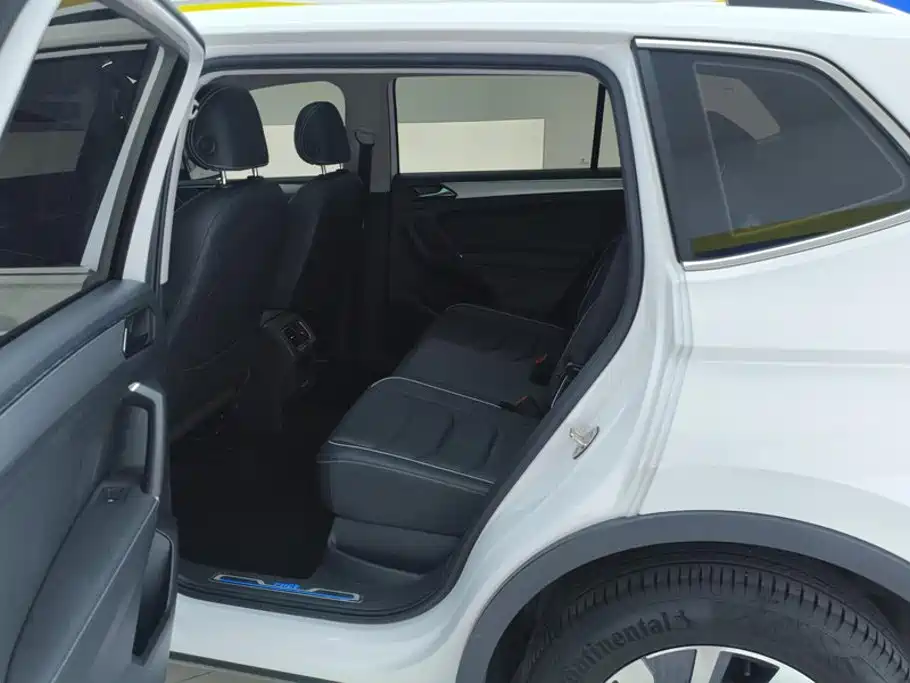 Volkswagen Tiguan L PHEV — миниатюра 11