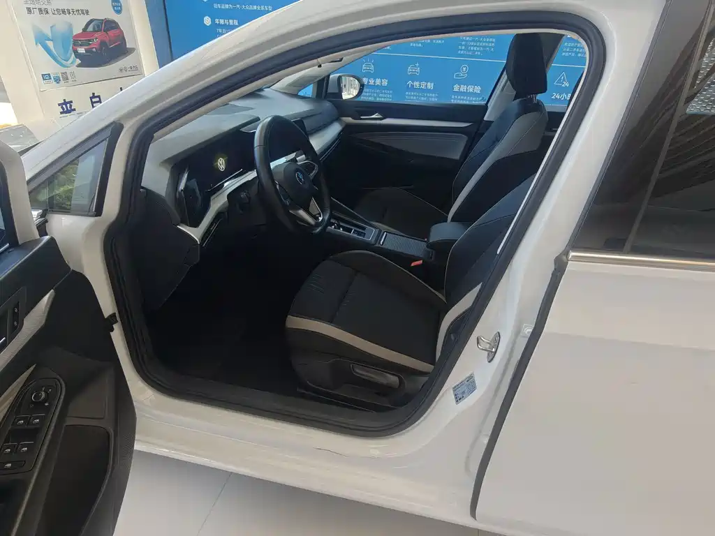 Volkswagen Golf — миниатюра 12