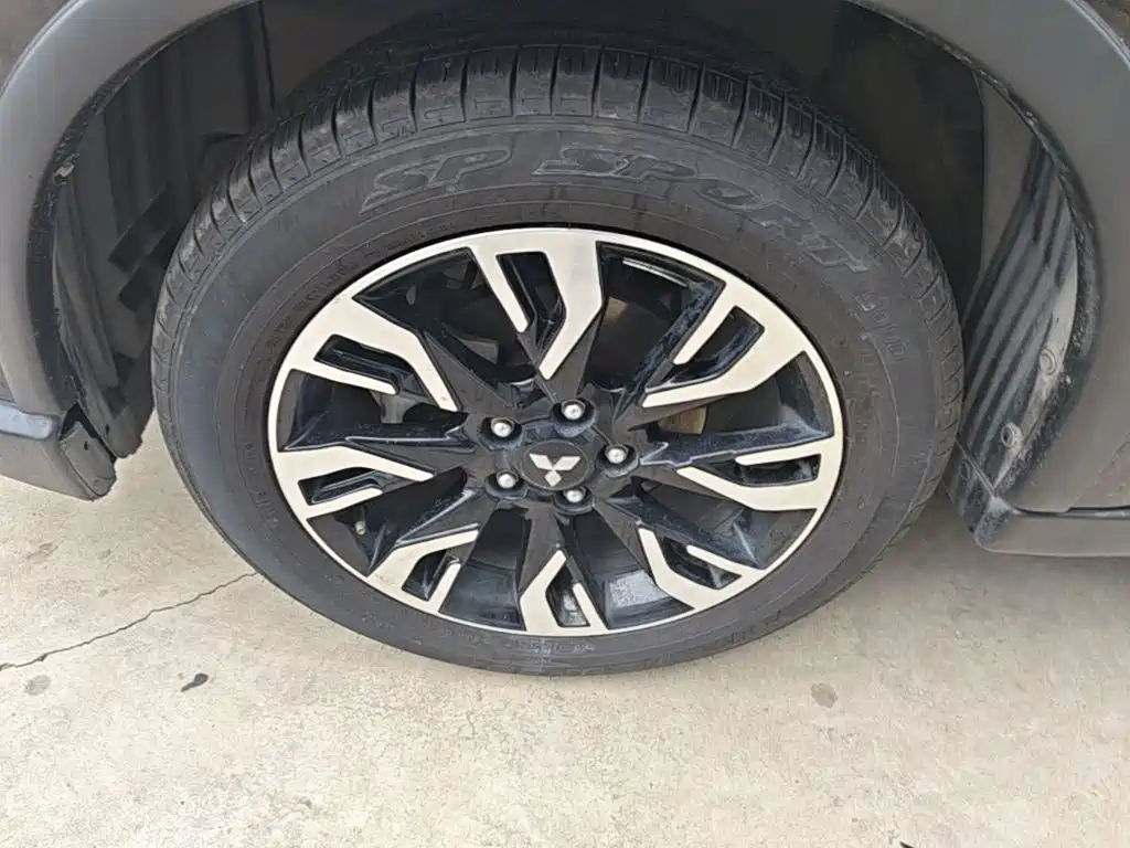 Mitsubishi Outlander — миниатюра 23
