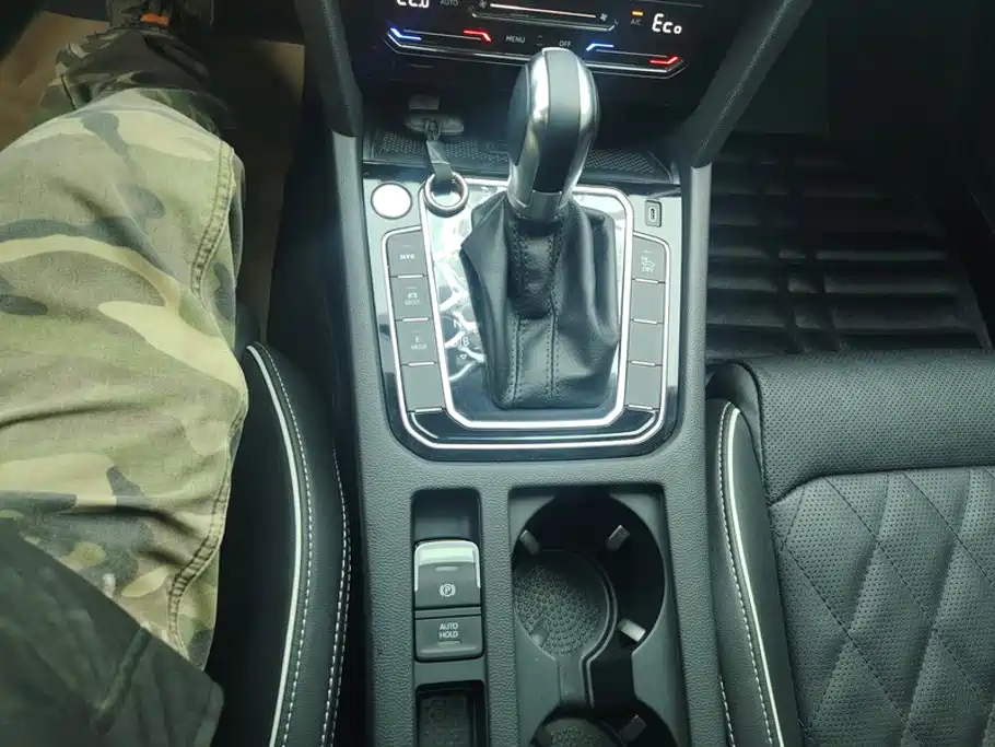 Volkswagen Magotan PHEV — миниатюра 16