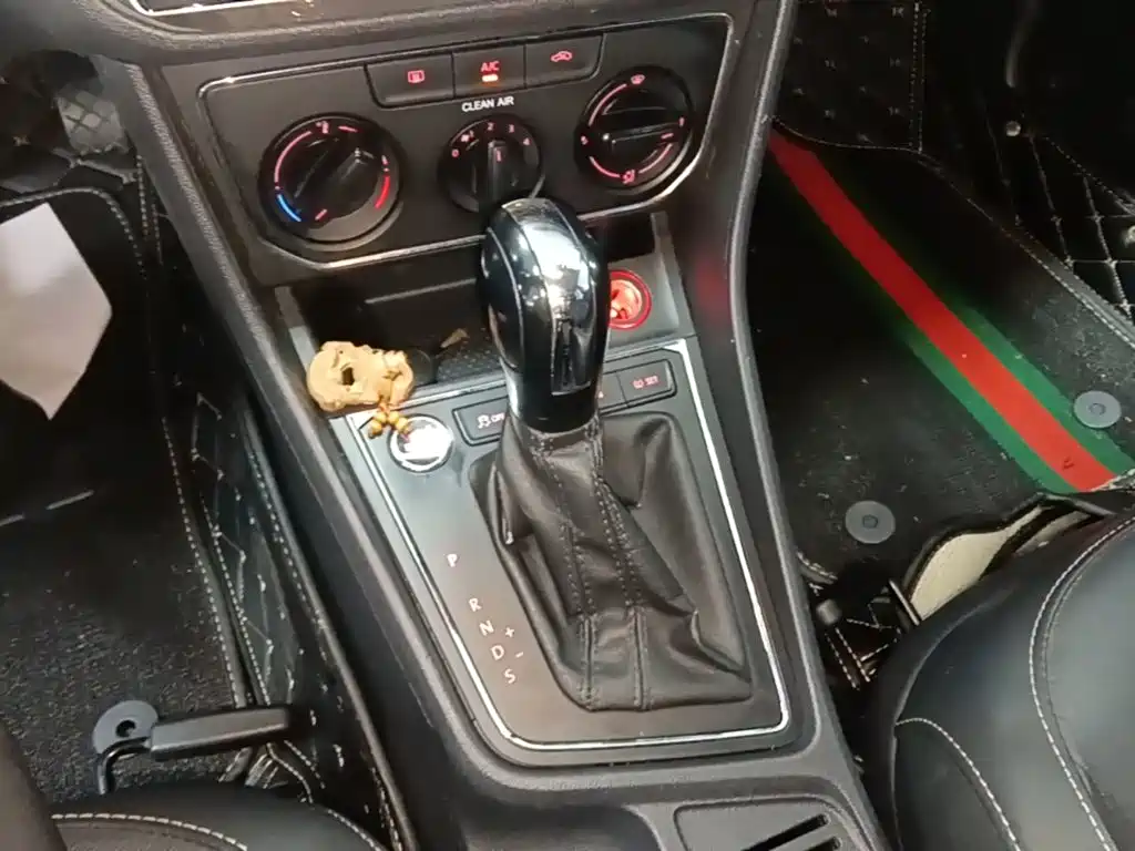 Volkswagen Lavida — миниатюра 14