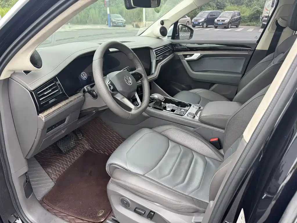 Volkswagen Touareg — миниатюра 4