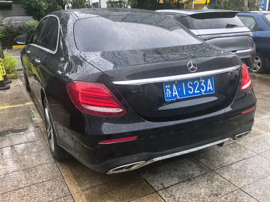 Mercedes-Benz E-Class — миниатюра 3