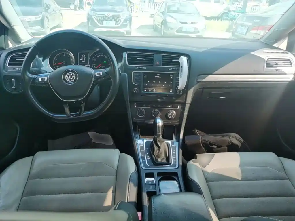 Volkswagen Golf — миниатюра 10