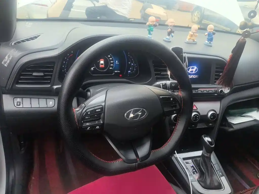 Hyundai Elantra — миниатюра 3