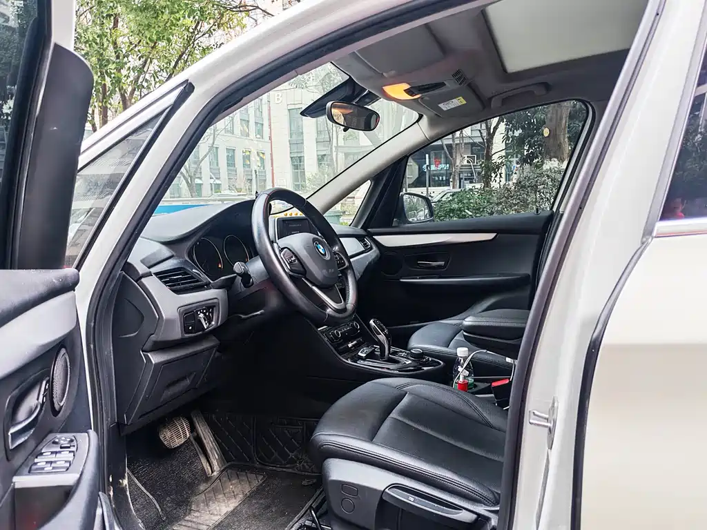 BMW 2 SERIES MULTIFUNCTIONAL STATION WAGON