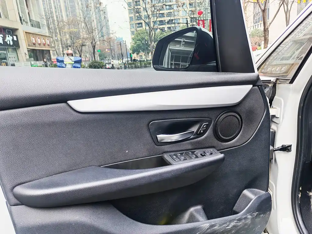 BMW 2 SERIES MULTIFUNCTIONAL STATION WAGON