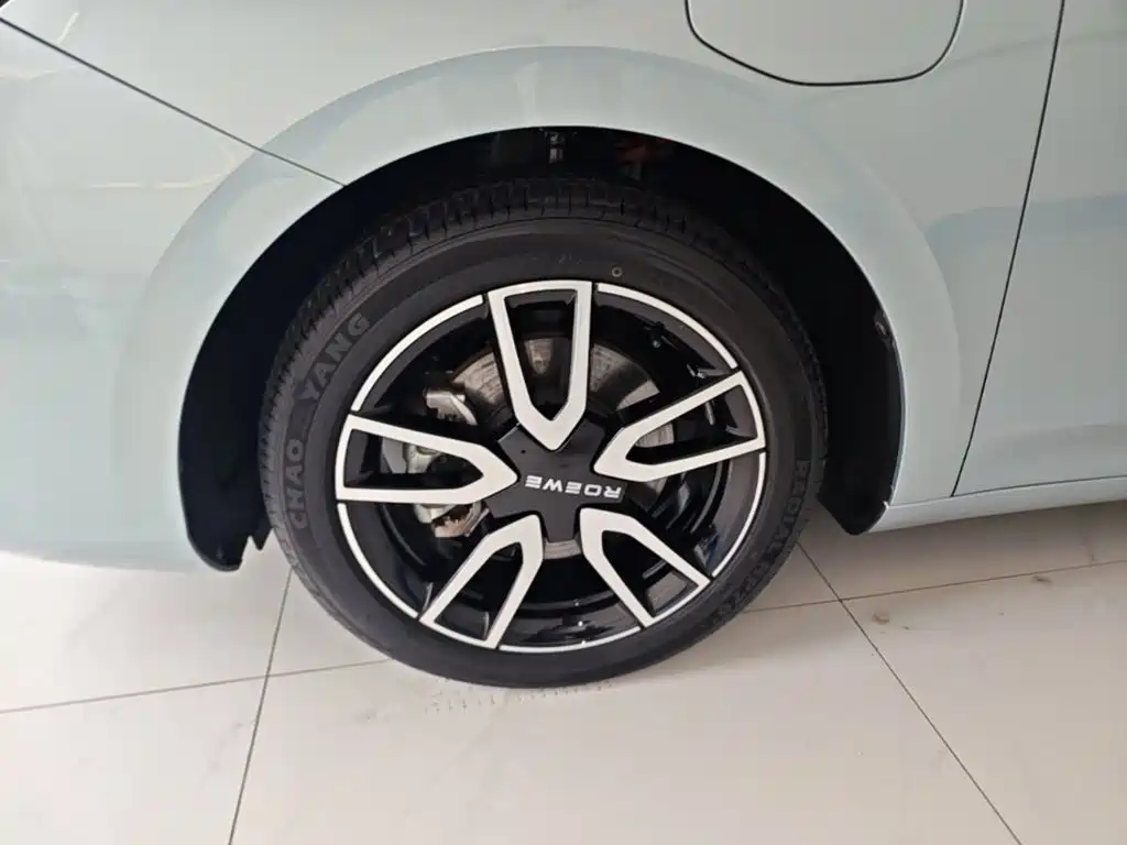 Roewe D6 — миниатюра 23