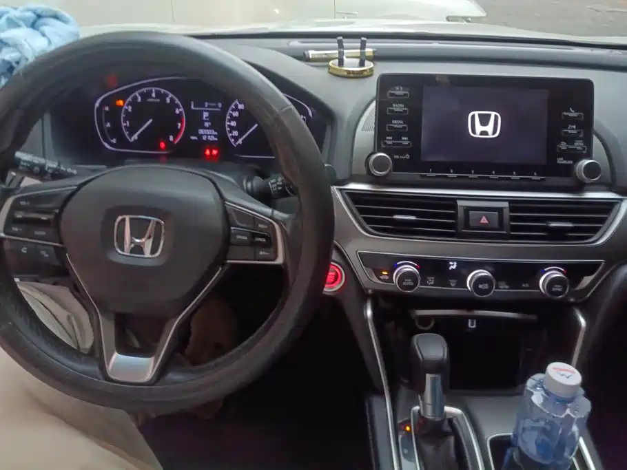 Honda Accord — миниатюра 12
