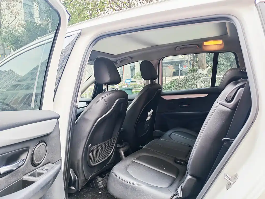 BMW 2 SERIES MULTIFUNCTIONAL STATION WAGON