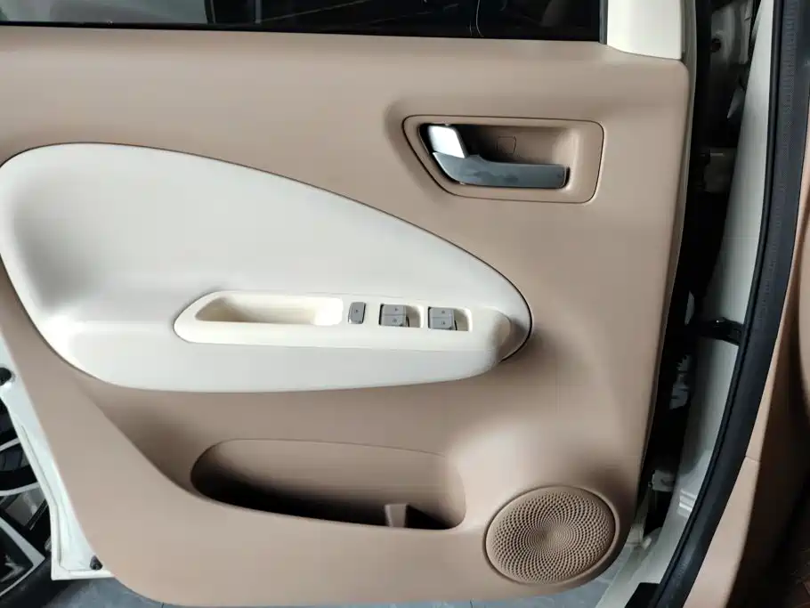 Wuling MINIEV — миниатюра 7
