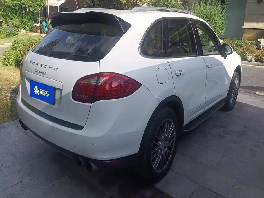 Porsche Cayenne — миниатюра 3