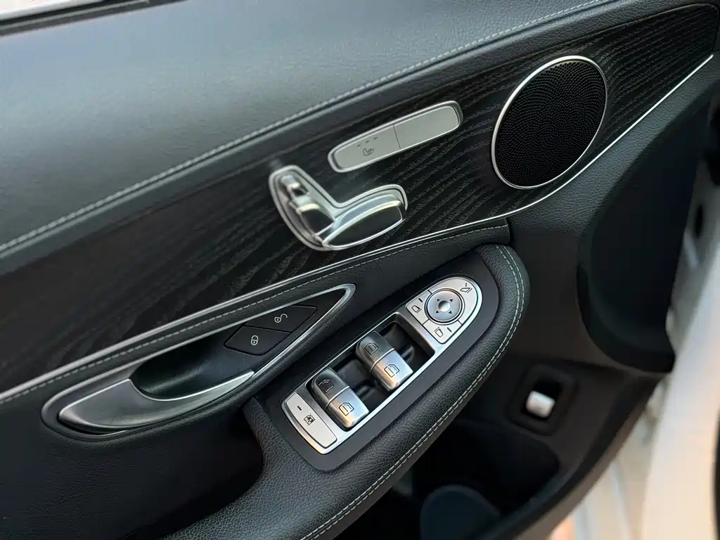 Mercedes-Benz C-Class — миниатюра 14