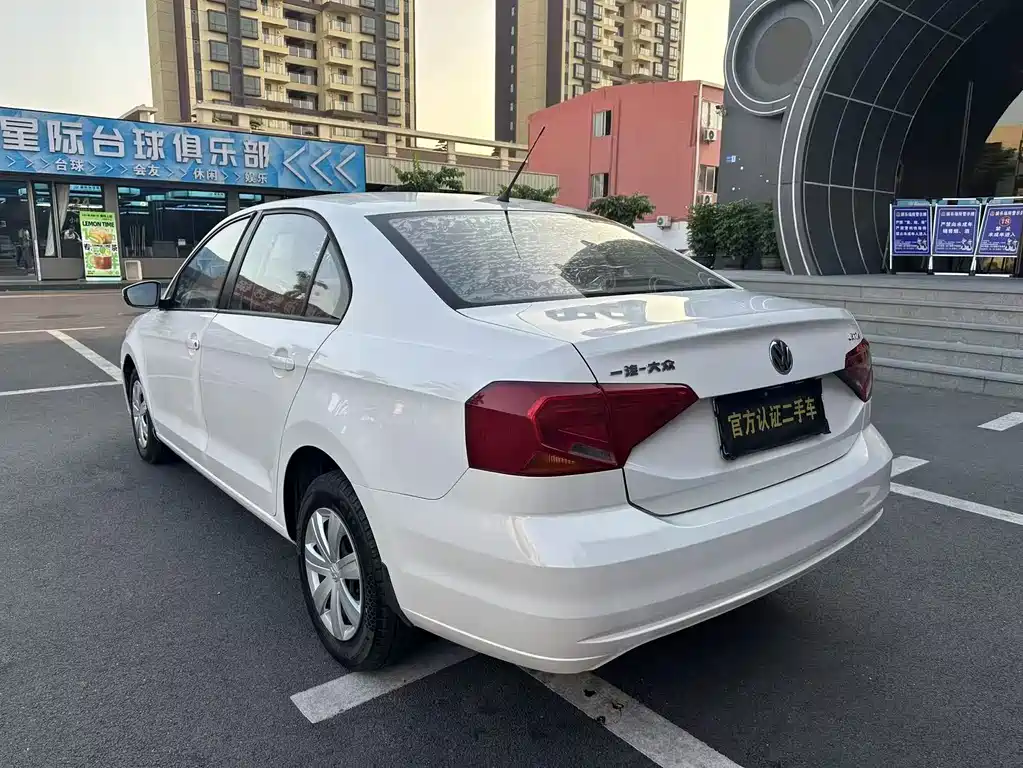Volkswagen Jetta — миниатюра 4