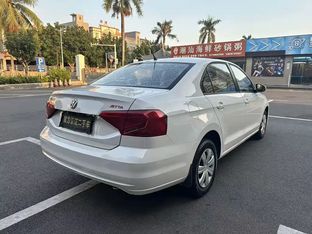 Volkswagen Jetta — миниатюра 6