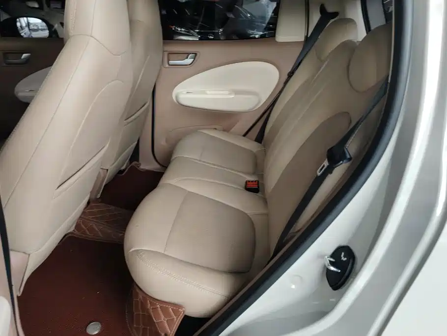Wuling MINIEV — миниатюра 11