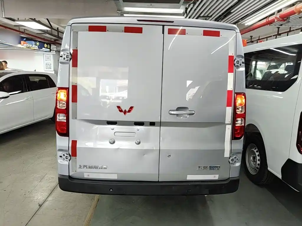 Wuling Yangguang — миниатюра 6