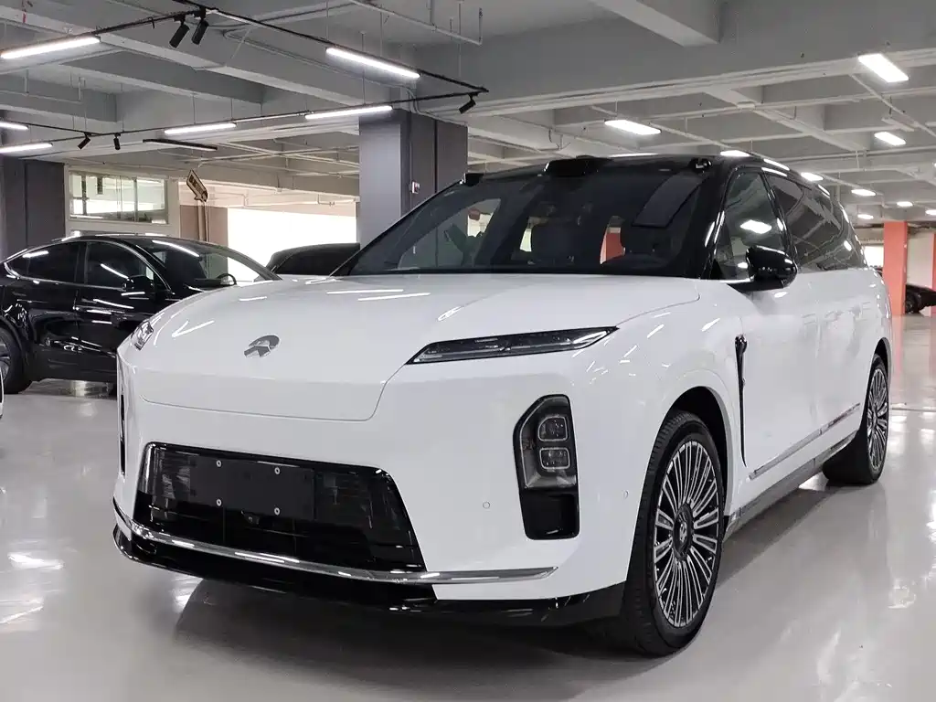 NIO ES8