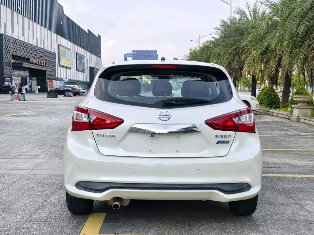 Nissan Tiida — миниатюра 4