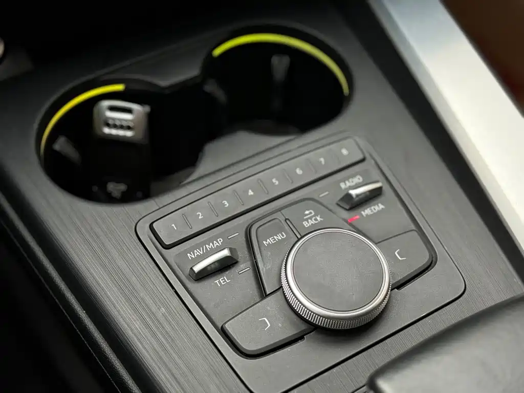 Audi A4L — миниатюра 11