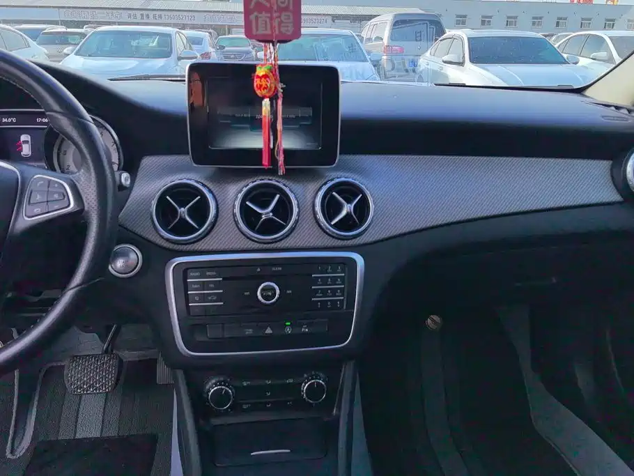 Mercedes-Benz GLA — миниатюра 13