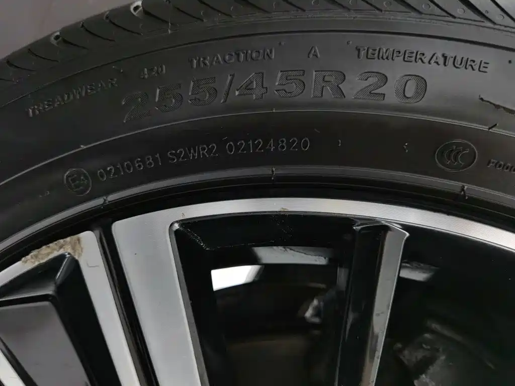 Volvo XC60 PHEV — миниатюра 24