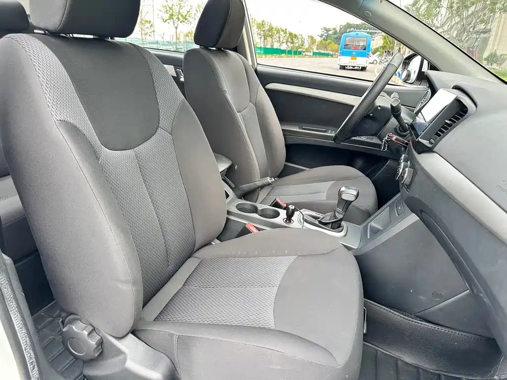Roewe 350 1.5L Auto Luxury Sunroof Edition, фото 23