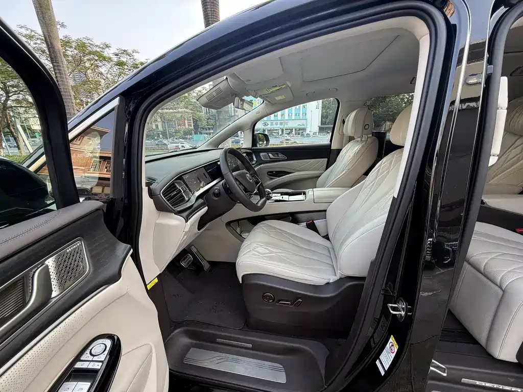 Denza D9 2025 DM-i Smart Drive 1020 Flagship