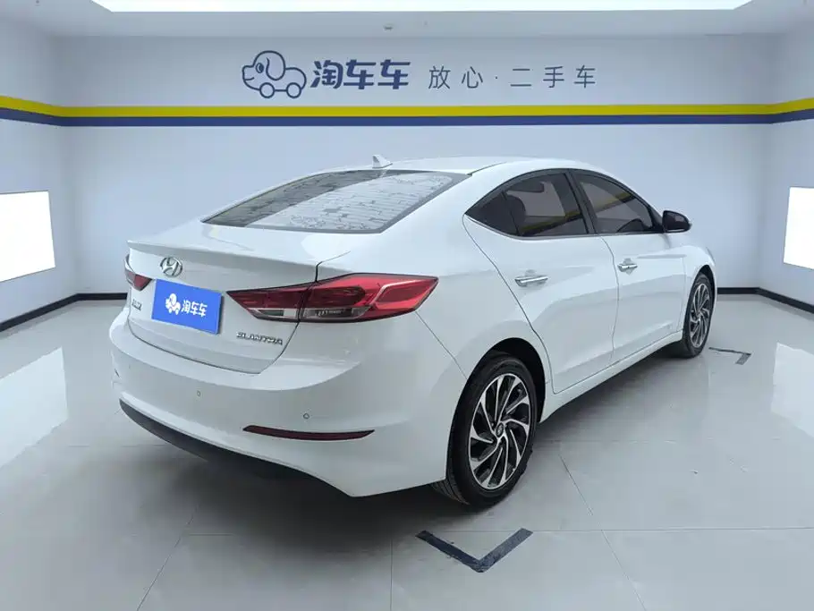 Hyundai Elantra — миниатюра 3