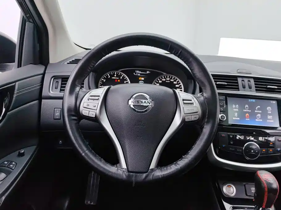 Nissan Tiida — миниатюра 15